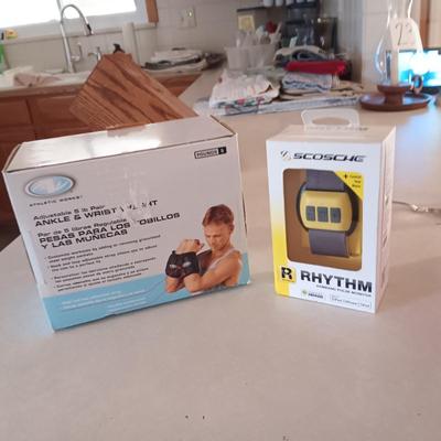 NEW 5 LB PAIR ANKLE/WRIST WEIGHTS & RHYTHM ARMBAND PULSE MONITOR