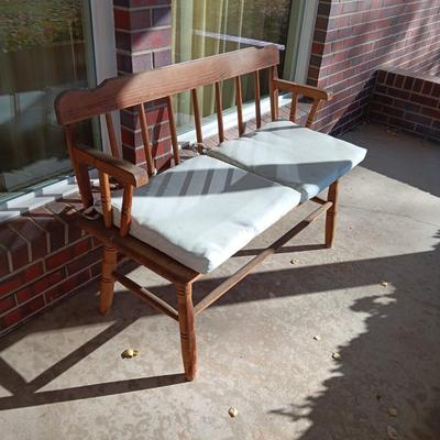 WOODEN BENCH