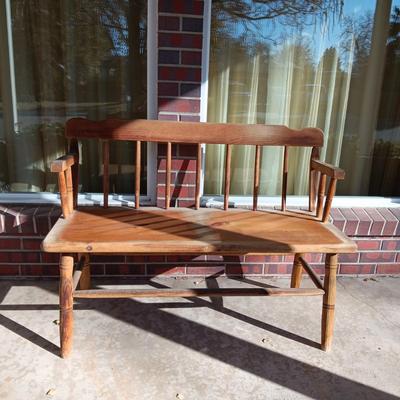 WOODEN BENCH