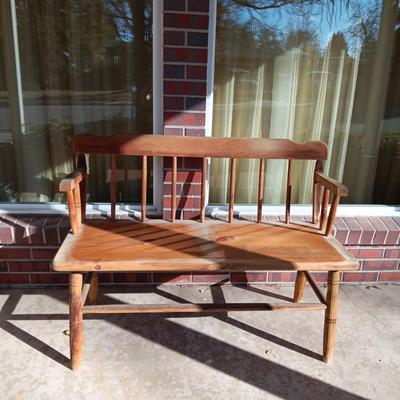 WOODEN BENCH