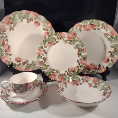 Nikko Tableware Pink Floral Dinnerware- Approx 55 Pieces