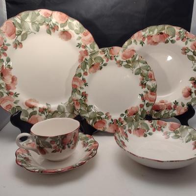 Nikko Tableware Pink Floral Dinnerware- Approx 55 Pieces