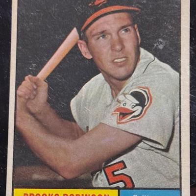 1961 Topps #10 Brooks Robinson Card
