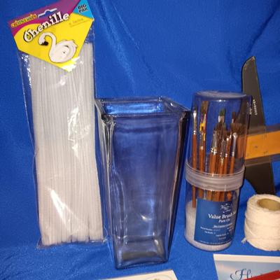 ARTISTS PAINT BRUSHES AND MORE