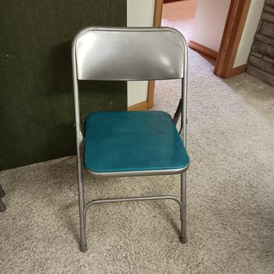 6 SAMSONITE FOLDING CHAIRS AND A CARD TABLE