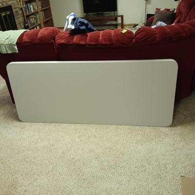 6 FOOT FOLDING TABLE