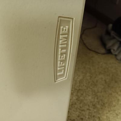 6 FOOT FOLDING TABLE
