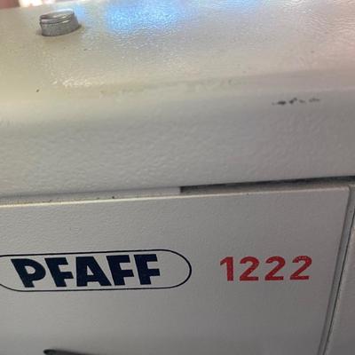 Pfaff 122 Sewing Machine