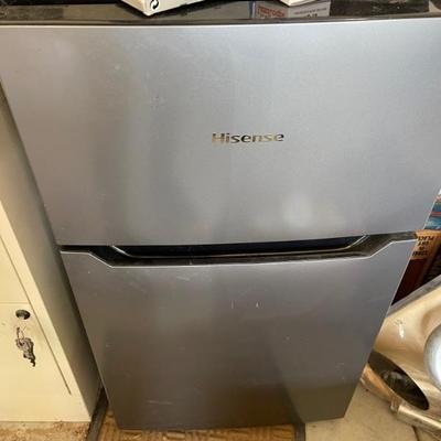 Mini fridge 