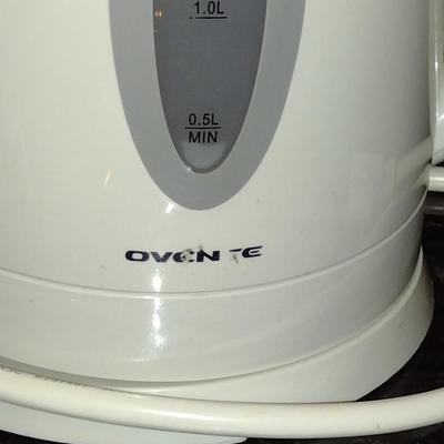 Collection of Small Appliances- Electric Kettle, Blender, Salad Shooter