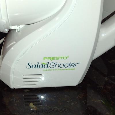Collection of Small Appliances- Electric Kettle, Blender, Salad Shooter