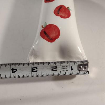 Pushaw Pond Pottery Wall Pocket with Apple Design- Approx 8" x 3"