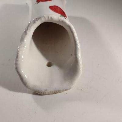 Pushaw Pond Pottery Wall Pocket with Apple Design- Approx 8" x 3"