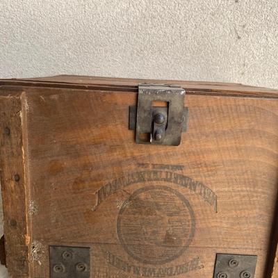 Vintage wooden Jack Daniels crate