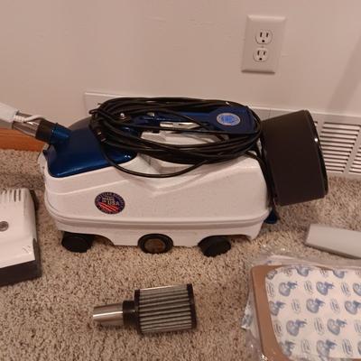 PATRIOT CANISTER VACUUM IN GREAT SHAPE