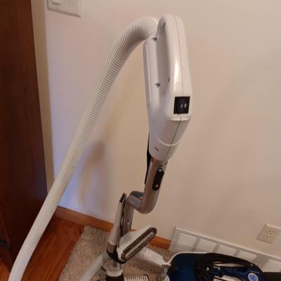 PATRIOT CANISTER VACUUM IN GREAT SHAPE