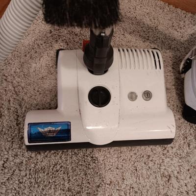 PATRIOT CANISTER VACUUM IN GREAT SHAPE