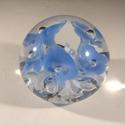 Vintage Gibson 1990 Art Glass Controlled Bubble Blue Floral Paperweight- Approx 2 3/4"