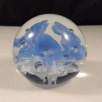 Vintage Gibson 1990 Art Glass Controlled Bubble Blue Floral Paperweight- Approx 2 3/4"