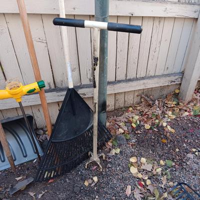 SNOW SHOVEL AND YARD TOOLS