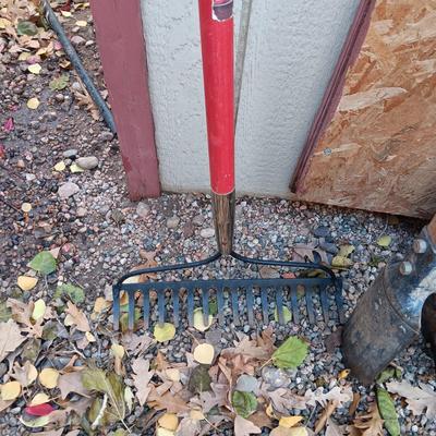 SNOW SHOVEL AND YARD TOOLS