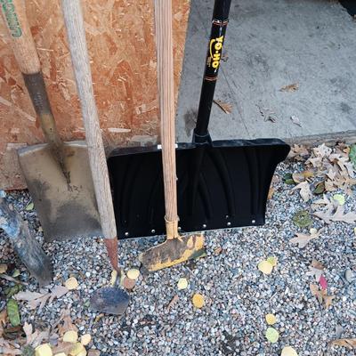 SNOW SHOVEL AND YARD TOOLS