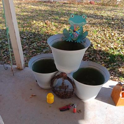 THREE 16" FLOWER POTS, BARBED WIRE COWBOY WALL HANGING AND A FROG