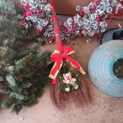 22 TREE STANDS, EVERGREEN GARLAND W/PINECONES AND A WREATH