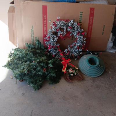 22 TREE STANDS, EVERGREEN GARLAND W/PINECONES AND A WREATH