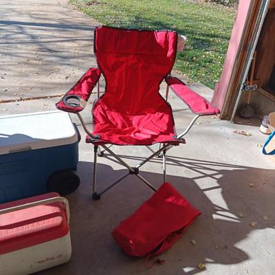 2 FOLDING CHAIRS, COLEMAN COOLER ON WHEELS, BEVERAGE AND SMALLER COOLER