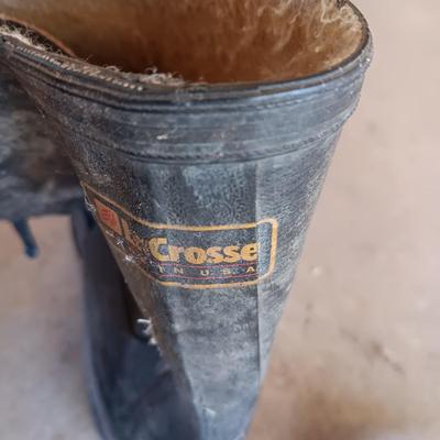 WALLS BLIZZARD PRUF INSULATED COVERALLS AND LACROSSE GALOSHES