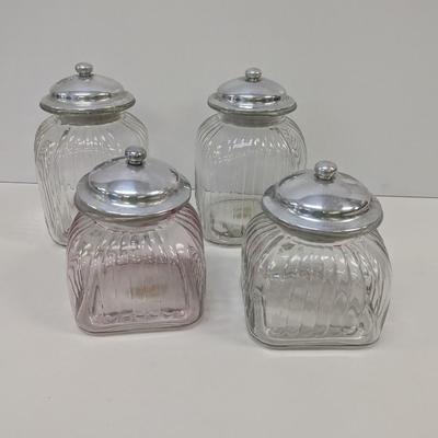 Old Time Pottery Set Of 4 Glass Canisters With Lids
