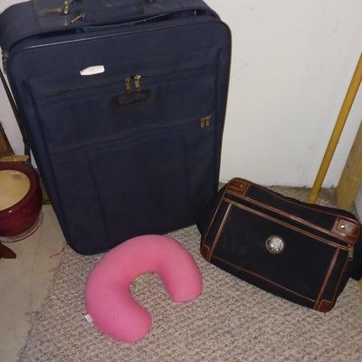 SUITCASE, CARRY ON BAG AND NECK PILLOW