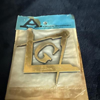 Masons lapel pin