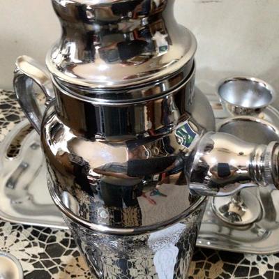 Metal Martini Tray Shaker with 6 Metal Glasses