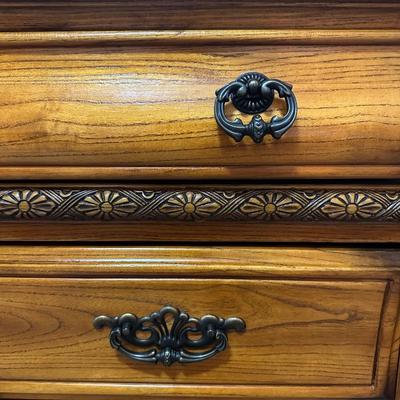 11 FELT LINED DRAWER DRESSER WITH MIRROR