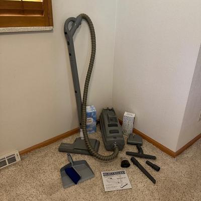 ELECTROLUX EPIC 6500 SR CANISTER VACUUM