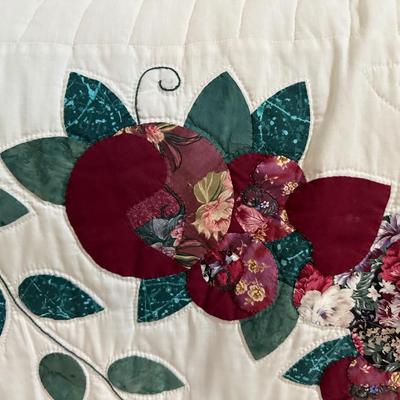 WOODEN QUILT STAND & QUILTED BEDSPREAD