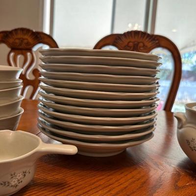 LARGE SET OF HEIRLOOM PFALTZGRAFF DINNERWARE WITH EXTRAS