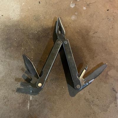 Leatherman Multi-Tool, Flashlights & More (B1-MG)