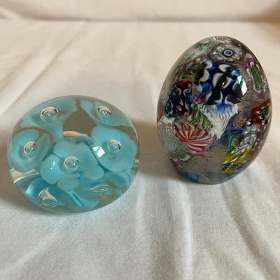 St. Clair & Murano Style Glass Paperweights (K-RG)