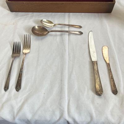 Oneida Community 'Sweet Briar' & 'Evening Star' Flatware Sets (K-RG)