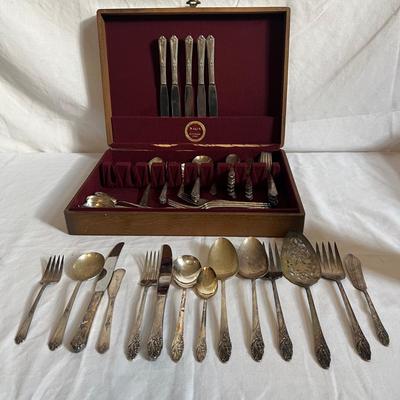 Oneida Community 'Sweet Briar' & 'Evening Star' Flatware Sets (K-RG)