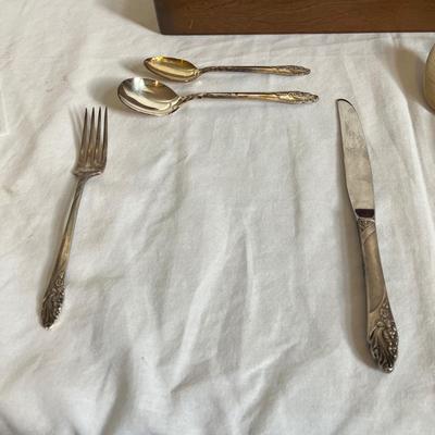 Oneida Community 'Sweet Briar' & 'Evening Star' Flatware Sets (K-RG)