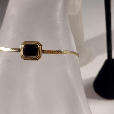 14 Karat Yellow Gold and Onyx Bracelet and Earring Set- Approx Weight 4 Grams (#5)