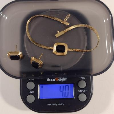 14 Karat Yellow Gold and Onyx Bracelet and Earring Set- Approx Weight 4 Grams (#5)