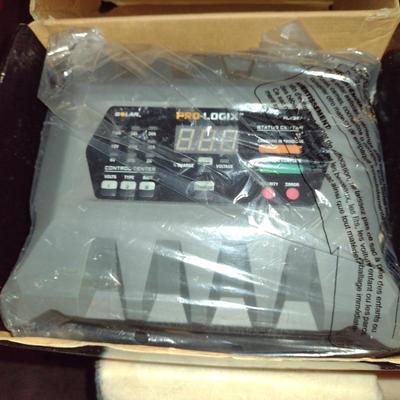 Solar Pro-Logix Battery Charger/Maintainer