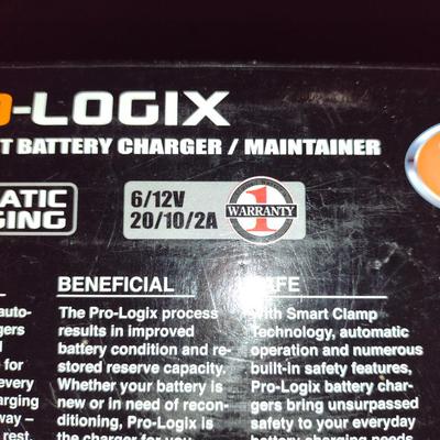 Solar Pro-Logix Battery Charger/Maintainer
