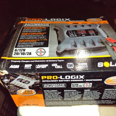 Solar Pro-Logix Battery Charger/Maintainer