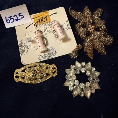 Broaches